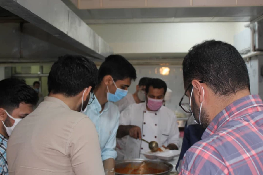 طبخ و توزیع 2000 پرس غذای گرم بین نیازمندان به همت بسیج دانشجویی دانشگاه فرهنگیان استان قزوین 10