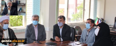 دکتر سمیعی در جمع معلمین و مدیران راهنمای کارورزی ( هفده استان ) میزبان دانشجویان استان قزوین:

کارورزی مرکز ثقل برنامه درسی دانشگاه فرهنگیان است.