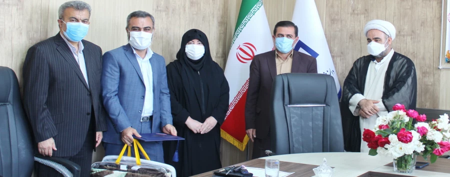 تقدیر از کارکنان حوزه آموزش به مناسبت گرامیداشت دهه سرآمدی آموزش