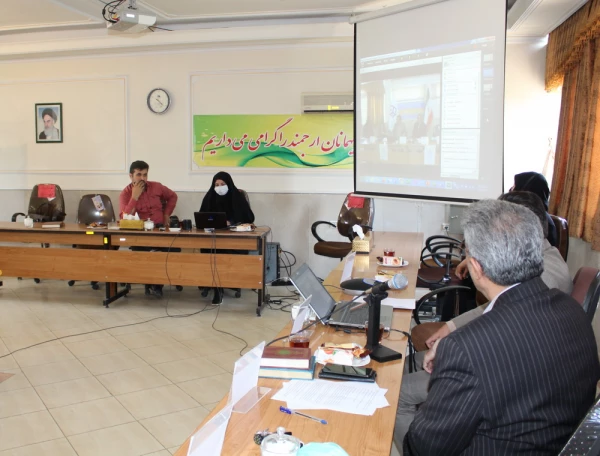 کرسی نقد و بررسی "نقد برنامه درسی دانشگاه فرهنگیان برای تربیت معلم فناور " برگزار شد. 2