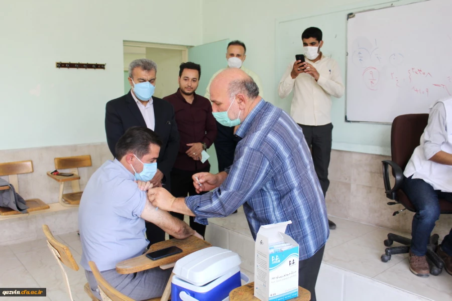 واکسیناسیون کارکنان و اعضای هیات علمی دانشگاه فرهنگیان استان قزوین 2