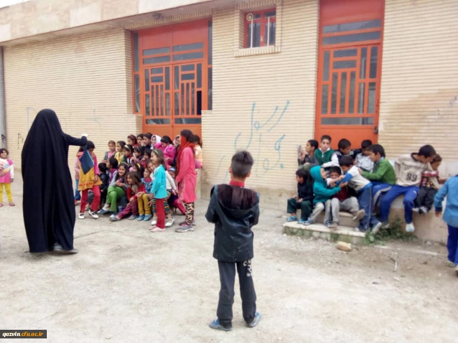 اعزام دانشجومعلمان داوطلب جهت تدریس به دانش آموزان در مناطق محروم به همت بسیج دانشجویی 2