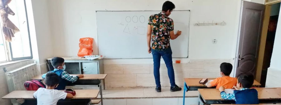 اعزام دانشجومعلمان داوطلب جهت تدریس به دانش آموزان در مناطق محروم به همت بسیج دانشجویی