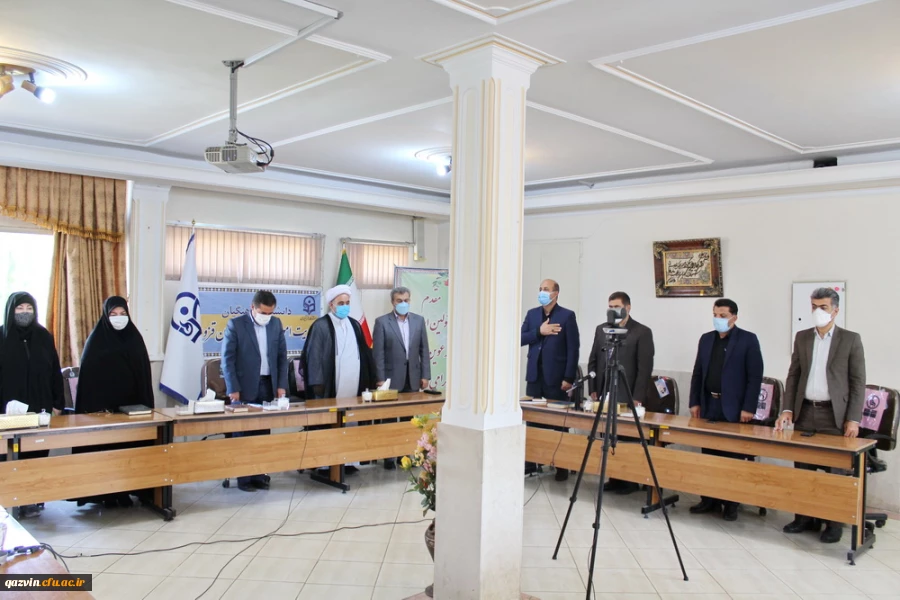 دانشجو معلمان امروز پویاتر و انقلابی تر در صحنه حضور دارند.  16