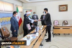 دانشجو معلمان امروز پویاتر و انقلابی تر در صحنه حضور دارند.  17