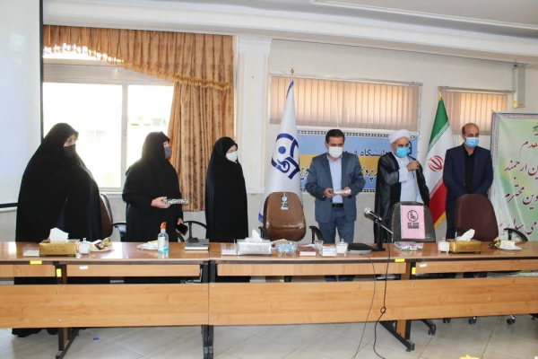 دانشجو معلمان امروز پویاتر و انقلابی تر در صحنه حضور دارند.  18