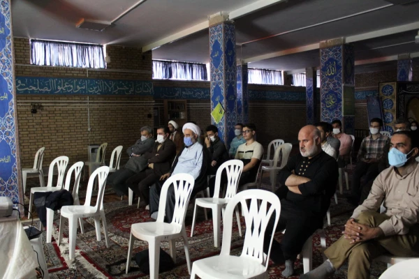 پخش و نقد فیلم "دیدن این فیلم جرم است" 4