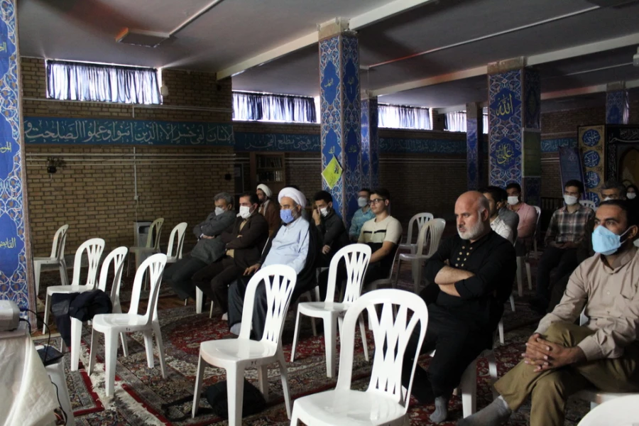 پخش و نقد فیلم "دیدن این فیلم جرم است" 4