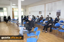 دانشجویان، معلمی را در کارورزی عملا تجربه می کند. 4