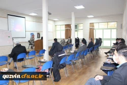 دانشجویان، معلمی را در کارورزی عملا تجربه می کند. 3