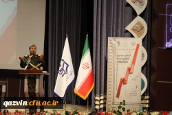 مهم ترین وظیفه امروز بسیج اساتید حفظ مرزهای فکری و عقیدتی دانشجویان در برابر تجاوز دشمنان می باشد. 3