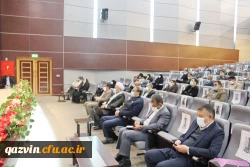 مهم ترین وظیفه امروز بسیج اساتید حفظ مرزهای فکری و عقیدتی دانشجویان در برابر تجاوز دشمنان می باشد. 5