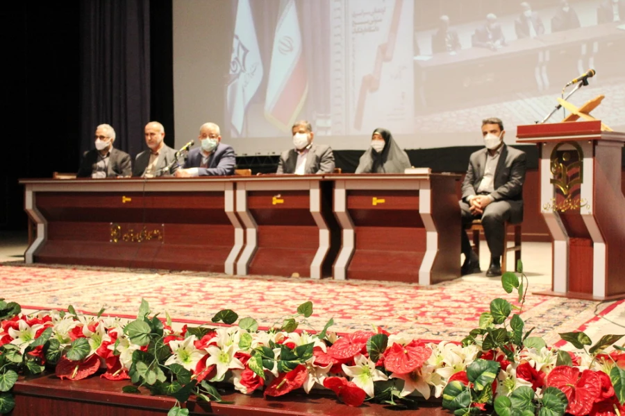 نقش ویژه بسیج اساتید، عملیاتی کردن اسناد تحولی در حوزه تعلیم و تربیت است. 6