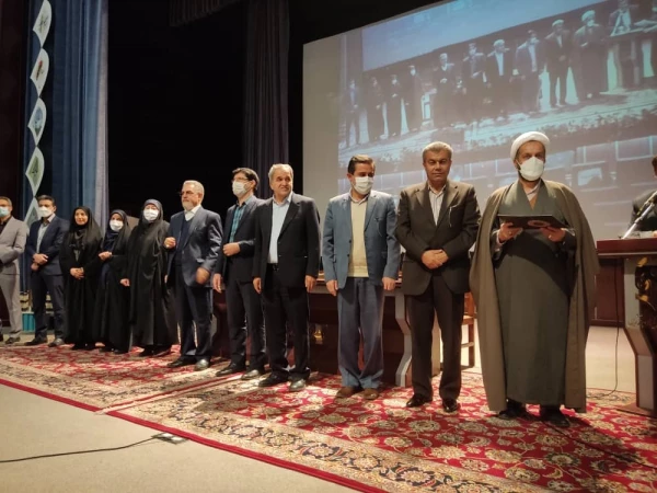 ورود افراد به وزارت آموزش و پرورش بدون دریافت گواهی صلاحیت حرفه ای ممنوع است. 2