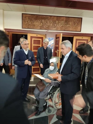 ورود افراد به وزارت آموزش و پرورش بدون دریافت گواهی صلاحیت حرفه ای ممنوع است. 8