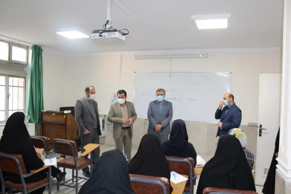 برگزاری سلسله جلسات سیری در نهج البلاغه ویژه دانشجومعلمان 4