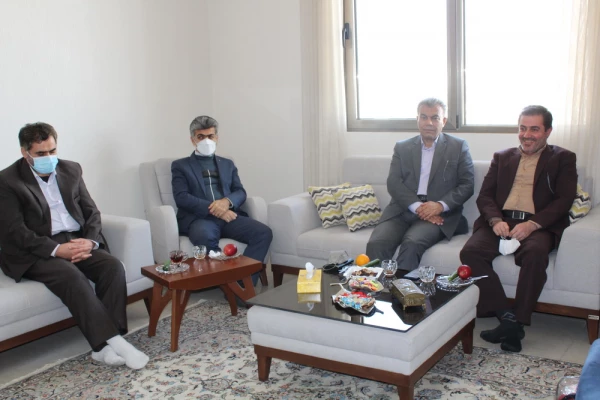  مادران و همسران شهدا با رسالت زینبی از ارزش های نظام دفاع می کنند 4