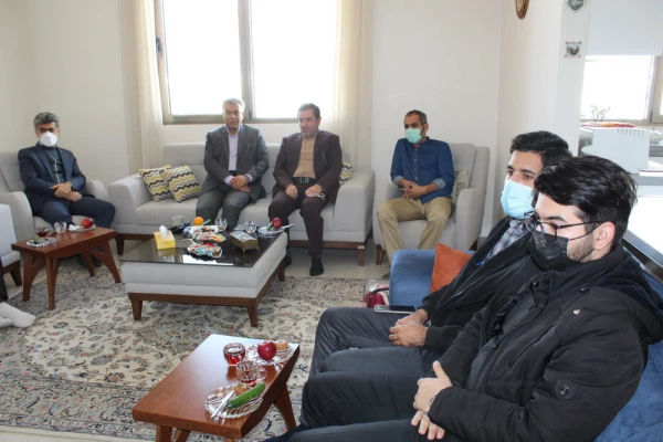  مادران و همسران شهدا با رسالت زینبی از ارزش های نظام دفاع می کنند 5