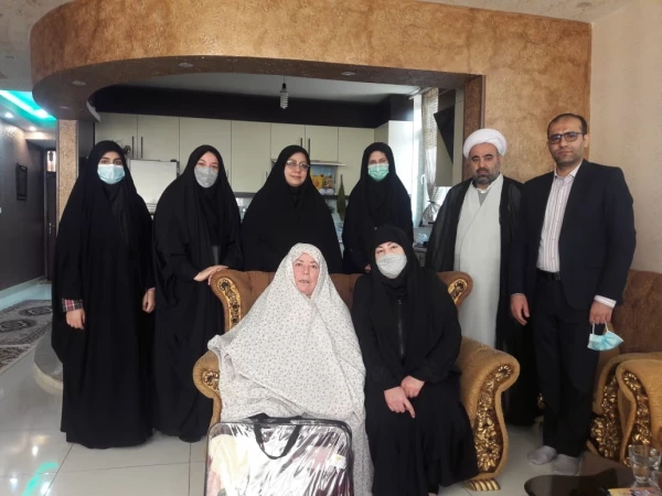  مادران و همسران شهدا با رسالت زینبی از ارزش های نظام دفاع می کنند 6