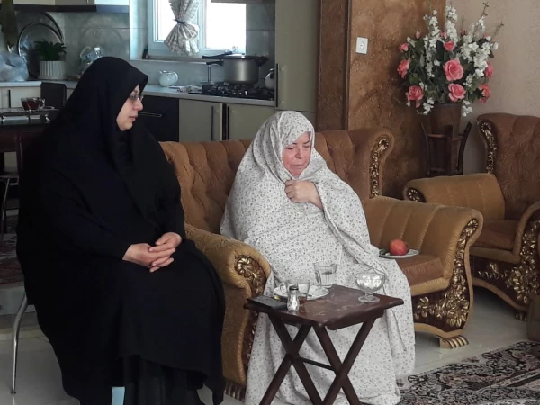  مادران و همسران شهدا با رسالت زینبی از ارزش های نظام دفاع می کنند 7