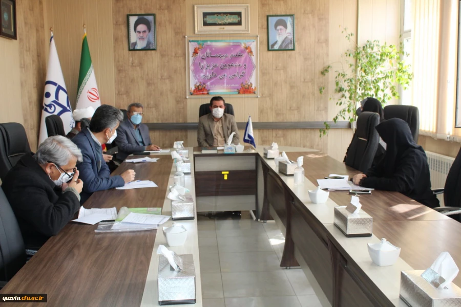 شورای آموزشی با موضوع کیفیت بخشی به آموزش در نیم سال پیش رو تشکیل شد. 2