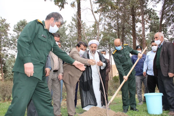 نقش سپاه پاسداران در تامین امنیت و اقتدار کشور و نظام مقدس جمهوری اسلامی حیاتی است 10