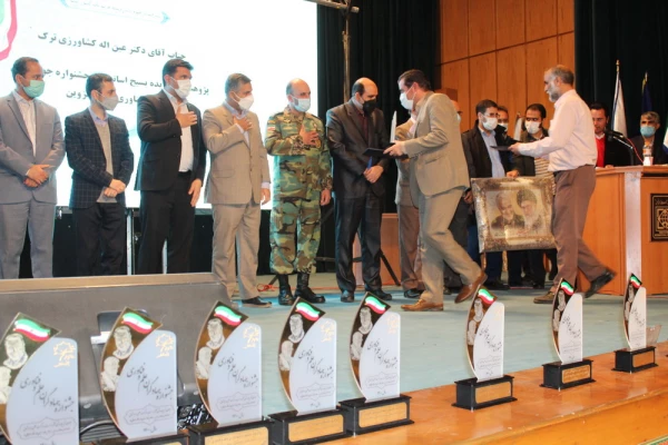 انتخاب مدیر امور پردیس های قزوین به عنوان پژوهشگر بسیجی برتر 6