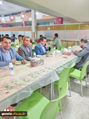 در استان قزوین صورت گرفت:

نشست صمیمی هیات رئیسه با دانشجویان در سراها و سلف سرویس دانشجویی 