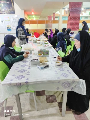 نشست صمیمی هیات رئیسه با دانشجویان در سراها و سلف سرویس دانشجویی  3