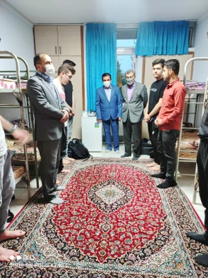 نشست صمیمی هیات رئیسه با دانشجویان در سراها و سلف سرویس دانشجویی  4