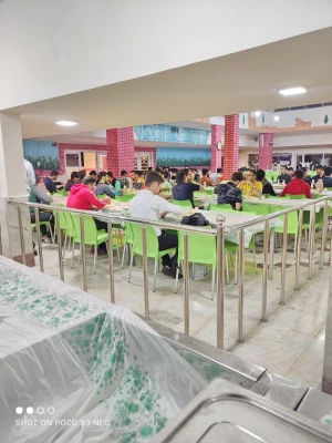 نشست صمیمی هیات رئیسه با دانشجویان در سراها و سلف سرویس دانشجویی  6