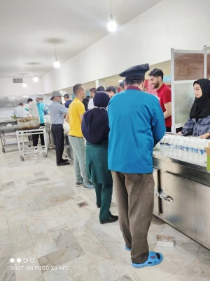 نشست صمیمی هیات رئیسه با دانشجویان در سراها و سلف سرویس دانشجویی  7