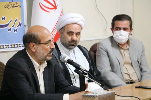 بر نقش بی بدیل دانشگاه ها در تحقق شعار سال و جهاد تبیین تاکید کرد. 2