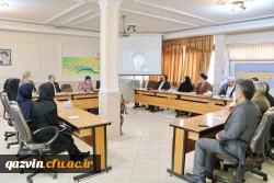 بر نقش بی بدیل دانشگاه ها در تحقق شعار سال و جهاد تبیین تاکید کرد. 3