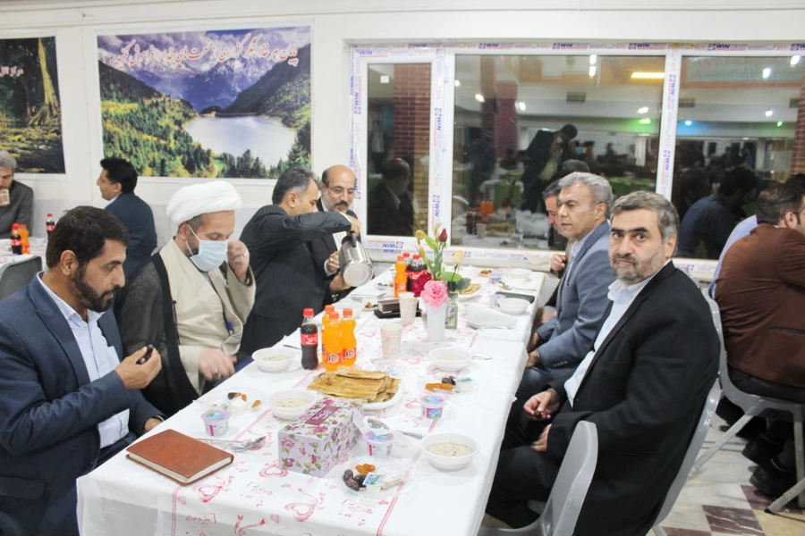 بر نقش بی بدیل دانشگاه ها در تحقق شعار سال و جهاد تبیین تاکید کرد. 7