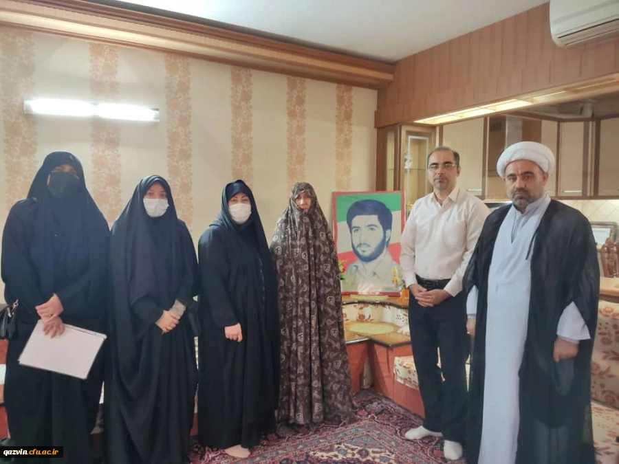 دیدار هیات رئیسه با خانواده های معلمان شهید 2