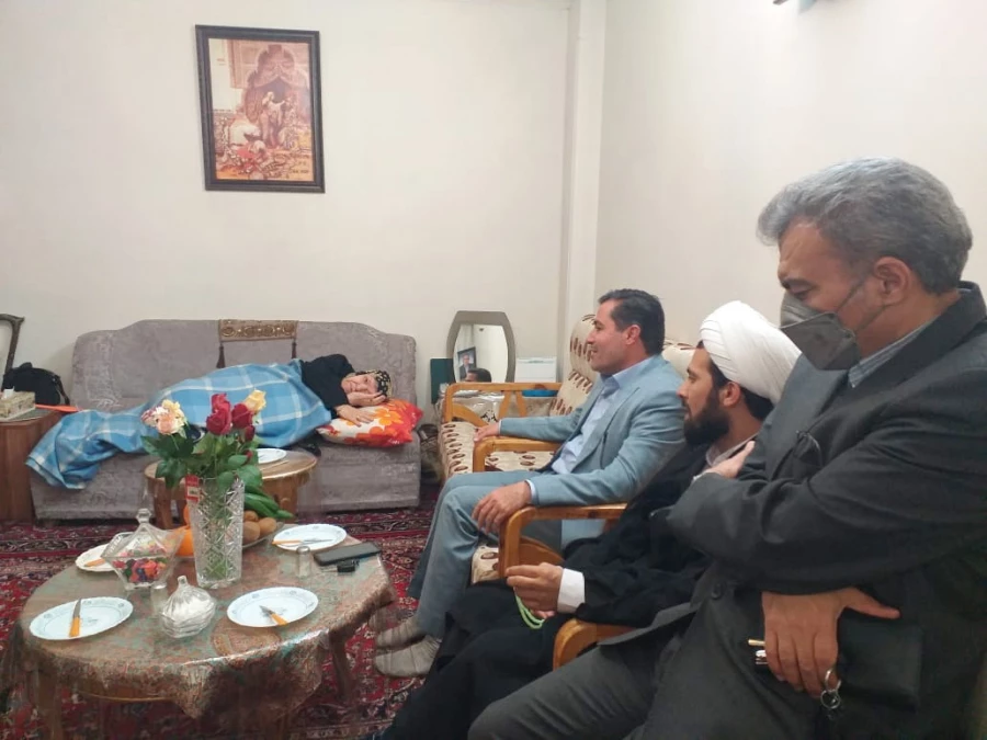 دیدار هیات رئیسه با خانواده های معلمان شهید 5