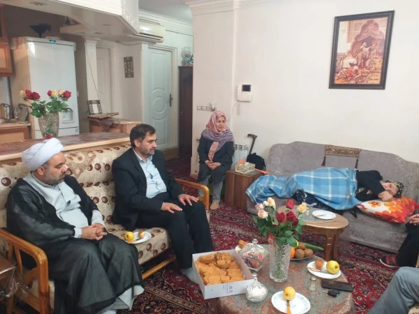 دیدار هیات رئیسه با خانواده های معلمان شهید 7