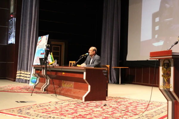 تاثیرگذاری رفتار مسؤولان دانشگاه بر عملکرد دانشجومعلمان و به دنبال آن تاثیر مضاعف بر عملکرد دانش آموزان غیر قابل انکار است 2