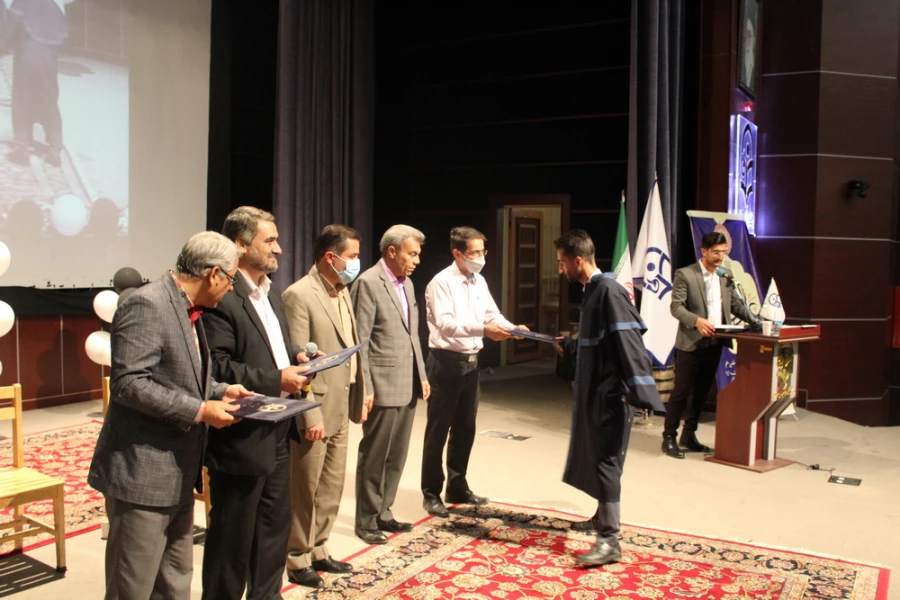 آیین دانش آموختگی دانشجو معلمان ورودی 97 به روایت تصویر 19