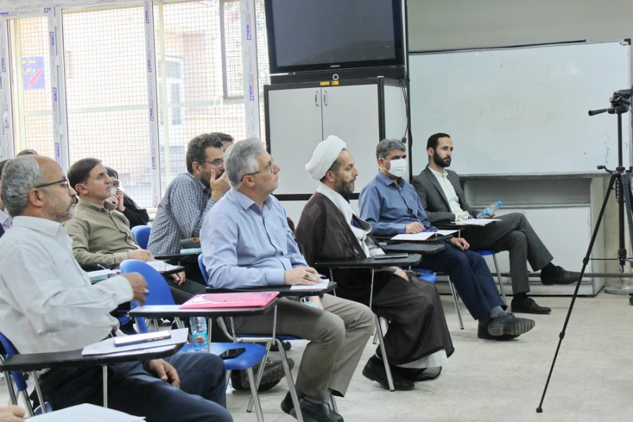 آیین افتتاحیه هشتمین دوره توانمندسازی و بهسازی استادان دروس تعلیم و تربیت اسلامی 15