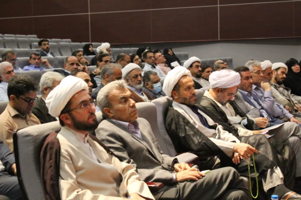 دروس تربیت اسلامی تزئینی نیست و باید معلم دین دار و شخصیت ساز پرورش دهد 3