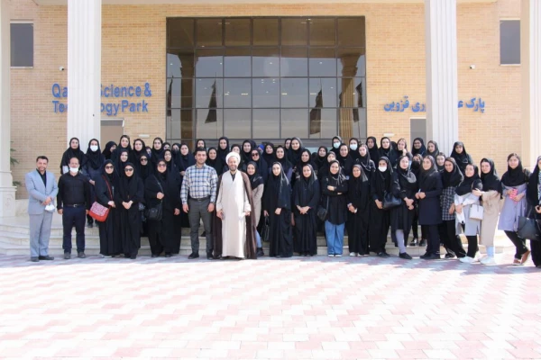 بازدید از پارک علم و فناوری استان و تجدید میثاق با شهدا 2