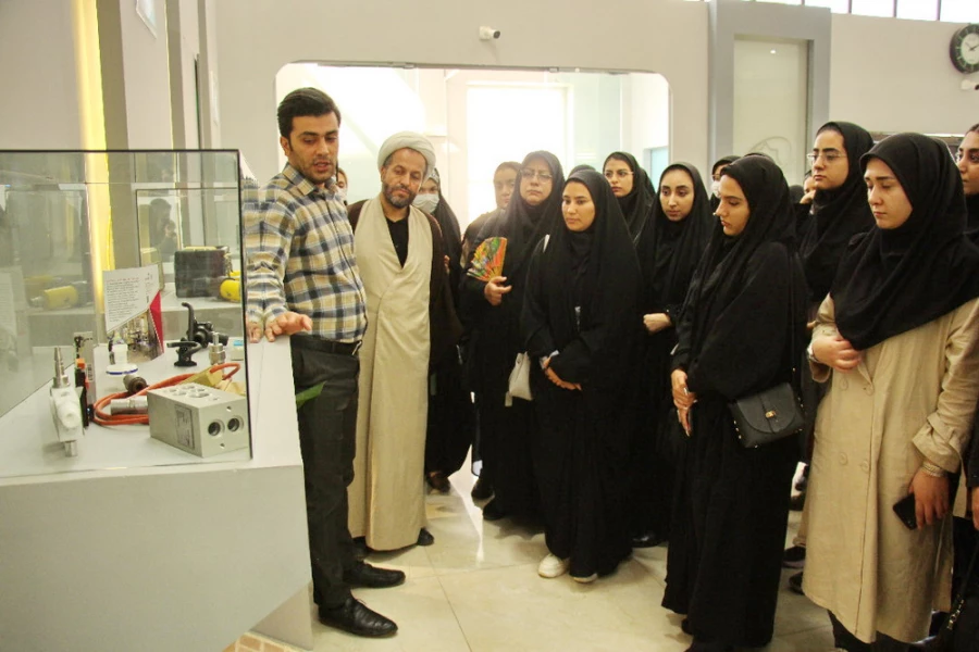 بازدید از پارک علم و فناوری استان و تجدید میثاق با شهدا 3