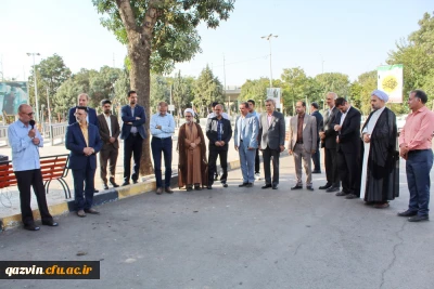 به مناسبت هفته دفاع مقدس در استان قزوین برگزار شد:

مراسم غبارروبی و تجدید میثاق با آرمان های شهدای والامقام عرصه دفاع مقدس