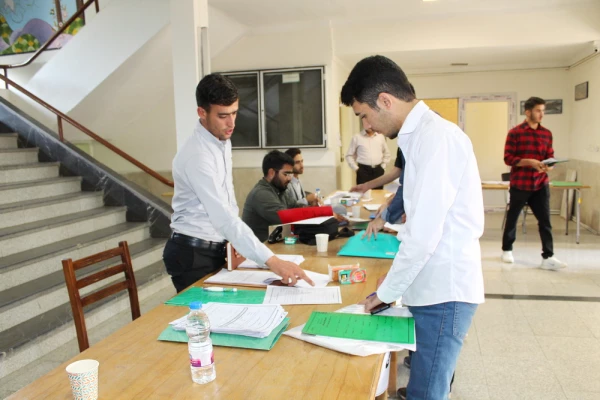 بازدید مدیر امور پردیس ها از روند ثبت نام پذیرفته شدگان کنکور 1401 به روایت تصویر 5