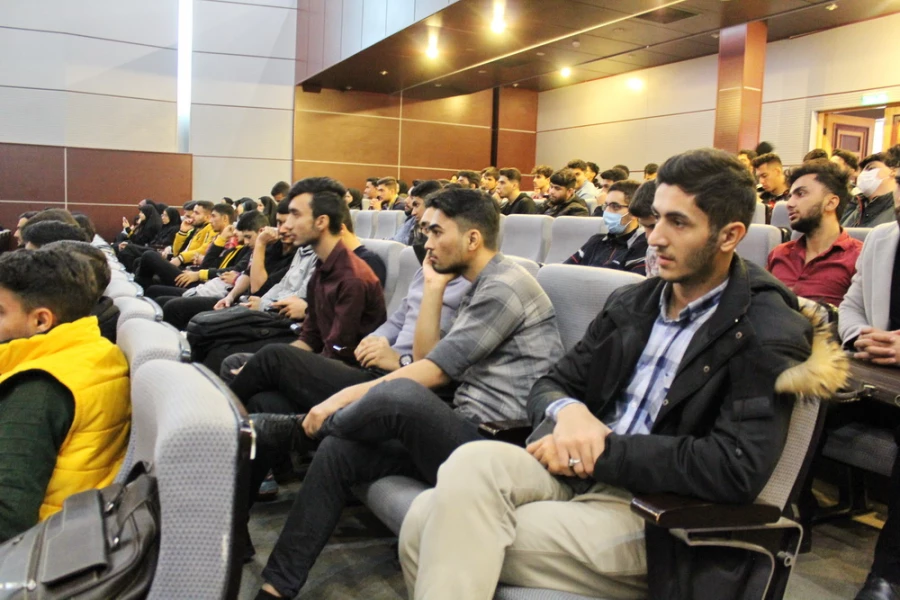 کرسی مناظره دانشجویی با عنوان گشت ارشاد، الزامات، باید و نبایدها 6