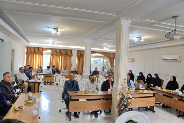 جلسه شورای اداری و تجلیل از بازنشستگان 8