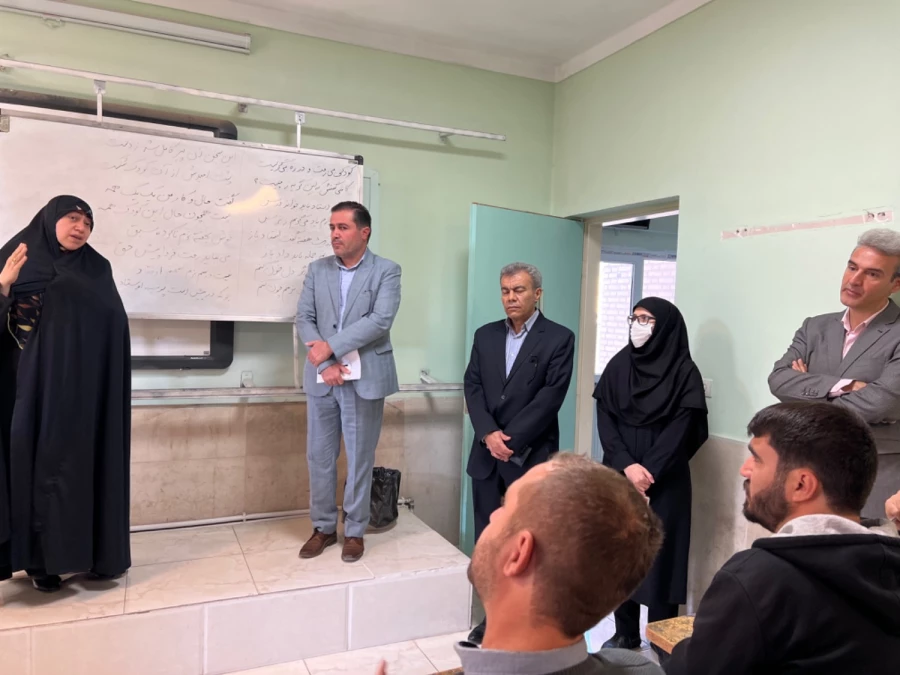 کیفیت خدمات رسانی سراهای دانشجویی دانشگاه فرهنگیان قزوین در مقایسه با سایر دانشگاه های استان مطلوب است 3