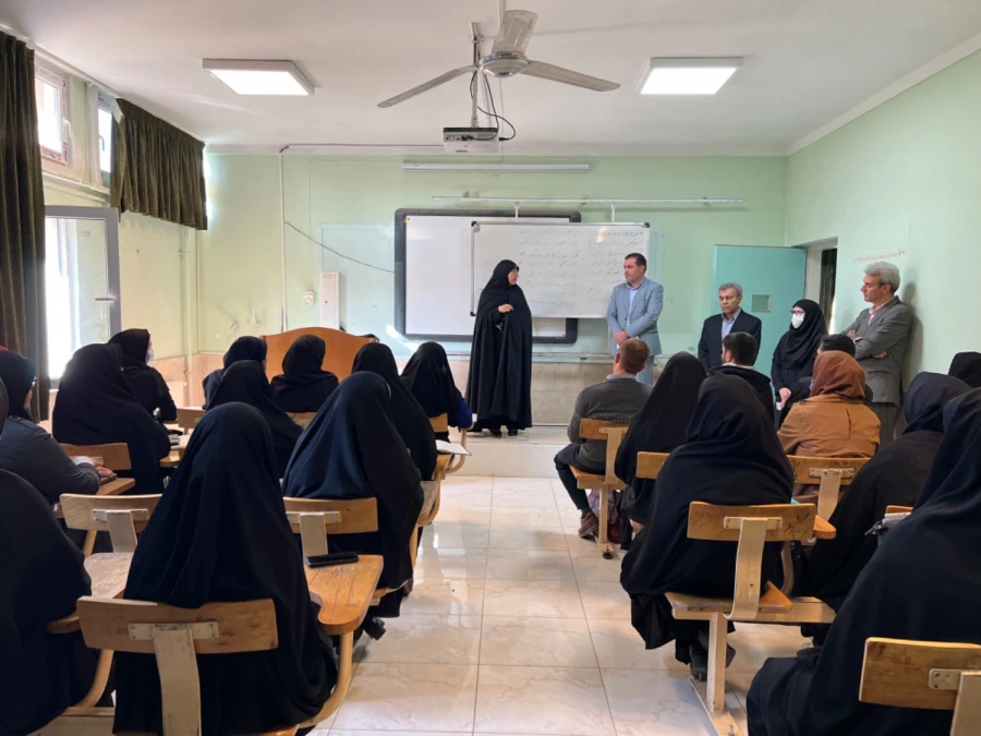 کیفیت خدمات رسانی سراهای دانشجویی دانشگاه فرهنگیان قزوین در مقایسه با سایر دانشگاه های استان مطلوب است 6